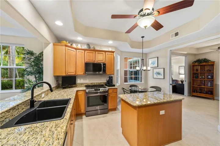6414  Legacy  CIR, Naples, FL 34113