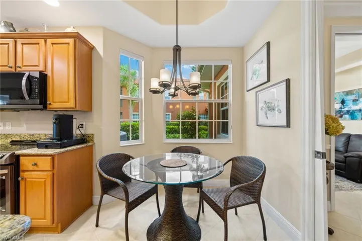 6414  Legacy  CIR, Naples, FL 34113