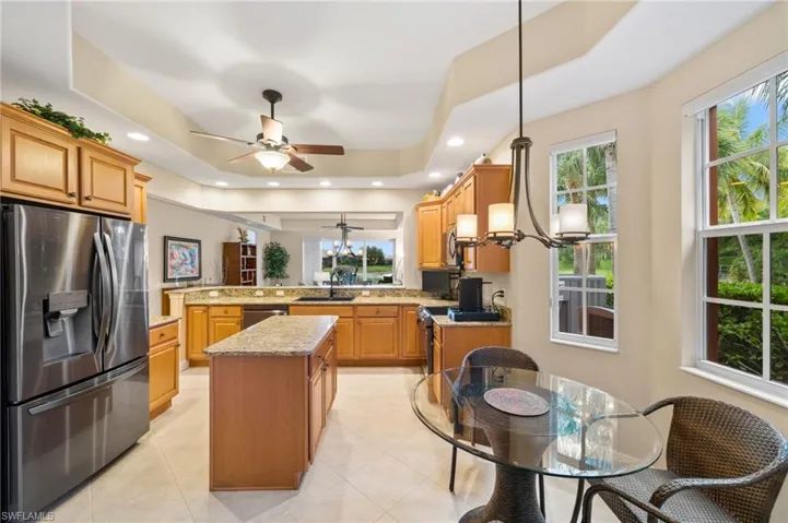 6414  Legacy  CIR, Naples, FL 34113