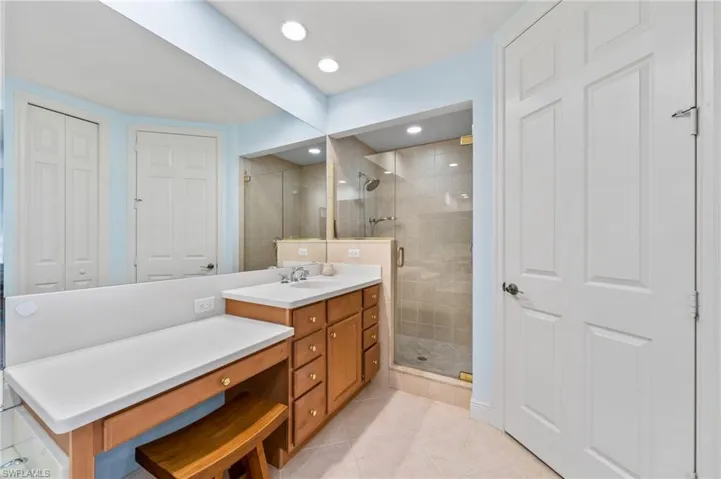 6414  Legacy  CIR, Naples, FL 34113