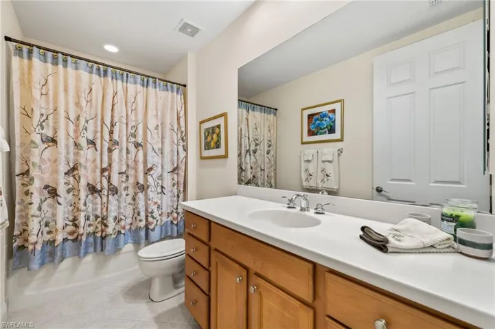 6414  Legacy  CIR, Naples, FL 34113