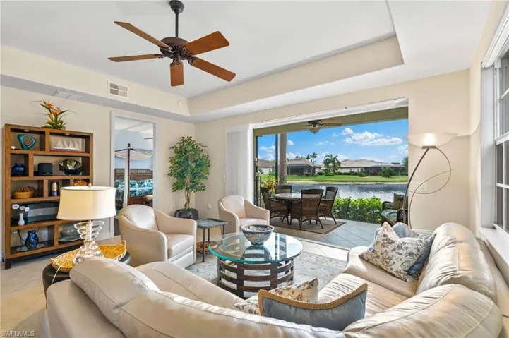 6414  Legacy  CIR, Naples, FL 34113