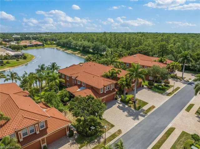 6414  Legacy  CIR, Naples, FL 34113