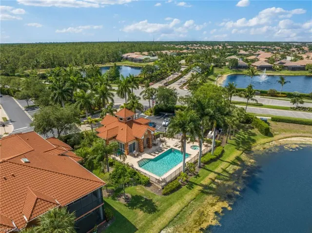 6414  Legacy  CIR, Naples, FL 34113