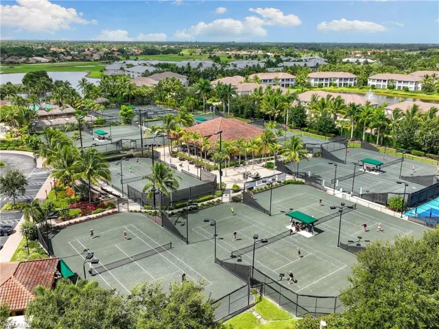 6414  Legacy  CIR, Naples, FL 34113