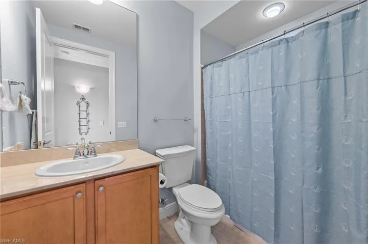 Full bath for your guests' privacy
