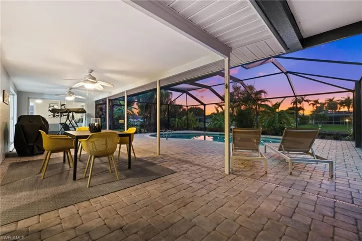 Host a dinner party on the lanai