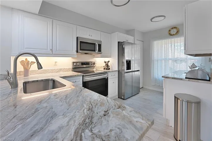 Beautifully renovated open kitchen