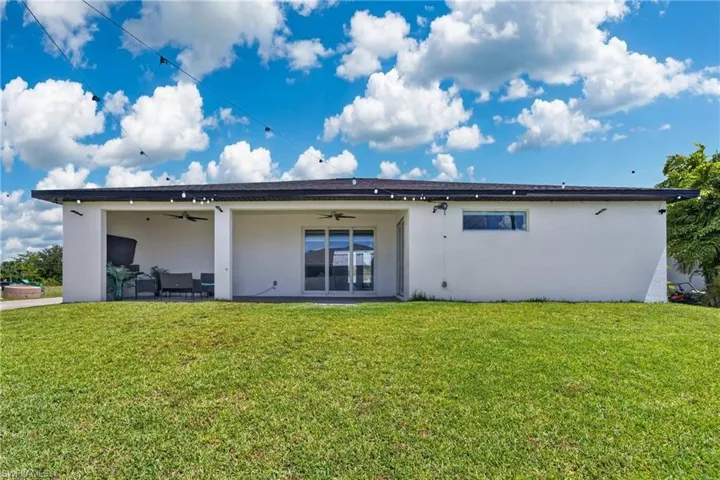 1902 Ne 20th St, Cape Coral, Florida 33909