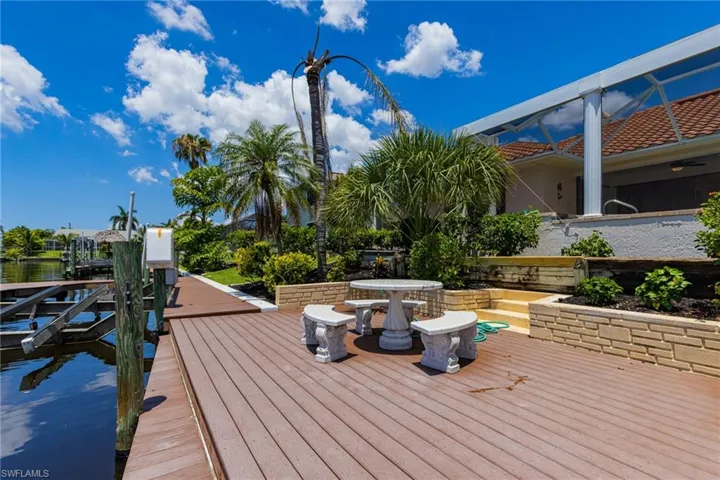 Large Area to Entertain, Fish, Relax, and enjoy the View!