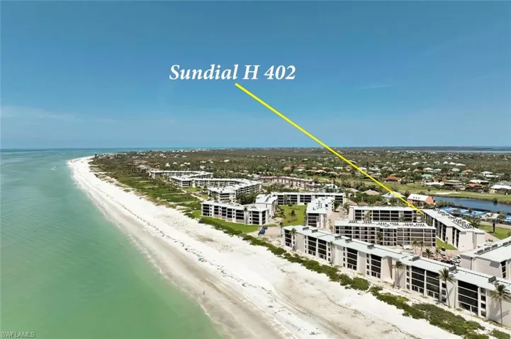 Bird's eye view of the Sanibel world famous shelling beach