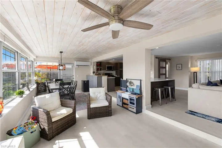 4407 SE 10th  AVE, Cape Coral, FL 33904