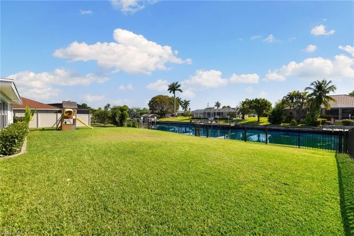 4407 SE 10th  AVE, Cape Coral, FL 33904