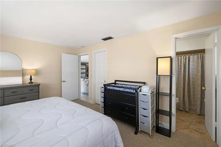 4407 SE 10th  AVE, Cape Coral, FL 33904