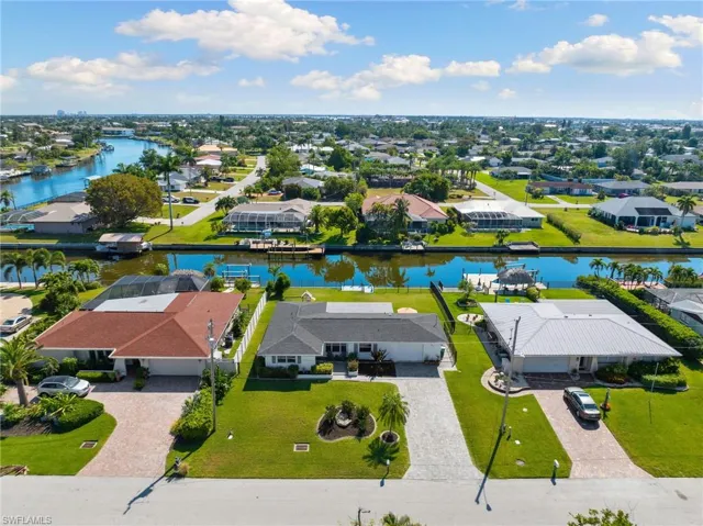 4407 SE 10th  AVE, Cape Coral, FL 33904