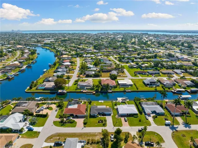 4407 SE 10th  AVE, Cape Coral, FL 33904