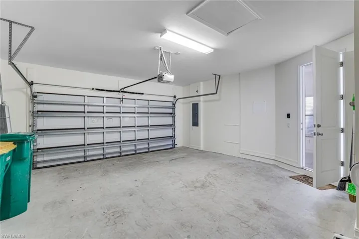 7918  Bristol  CIR, Naples, FL 34120