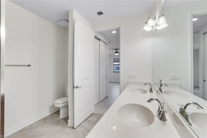 7918  Bristol  CIR, Naples, FL 34120