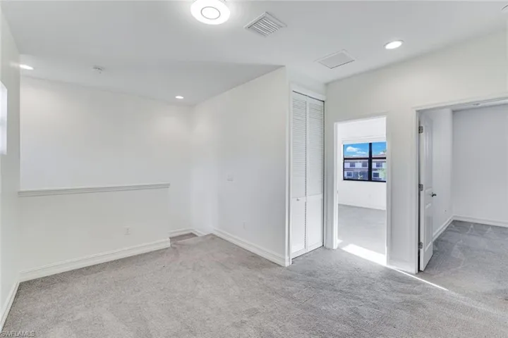 7918  Bristol  CIR, Naples, FL 34120