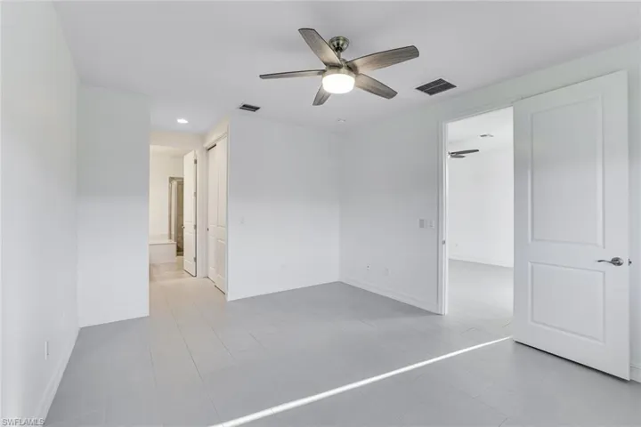 7918  Bristol  CIR, Naples, FL 34120