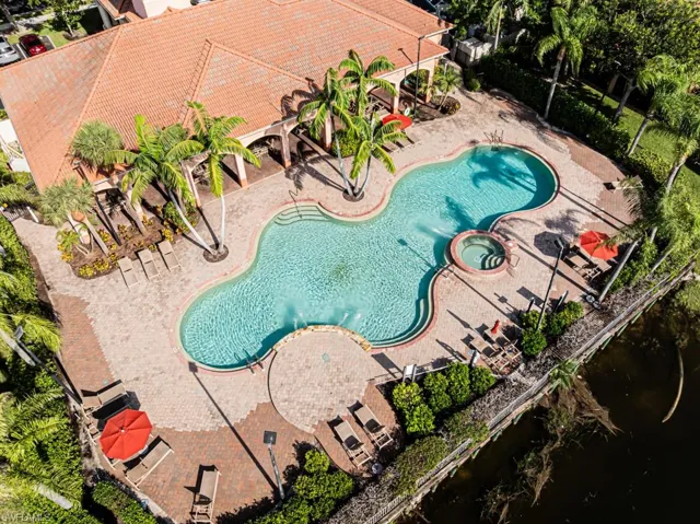 7918  Bristol  CIR, Naples, FL 34120