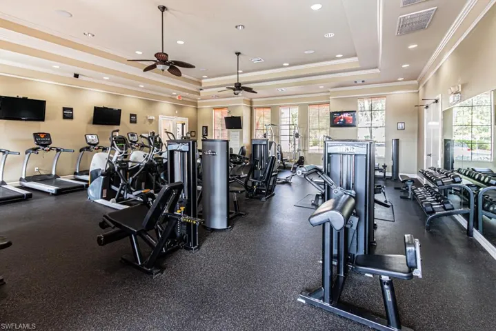 7918  Bristol  CIR, Naples, FL 34120