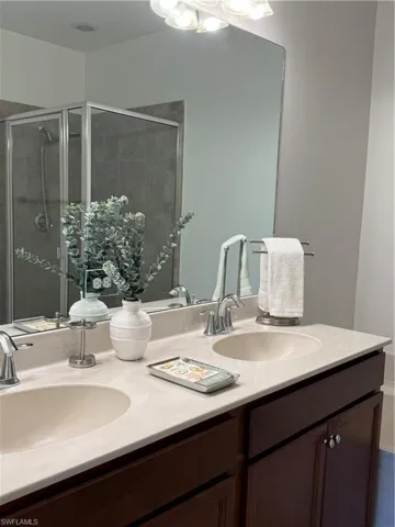 7918  Bristol  CIR, Naples, FL 34120