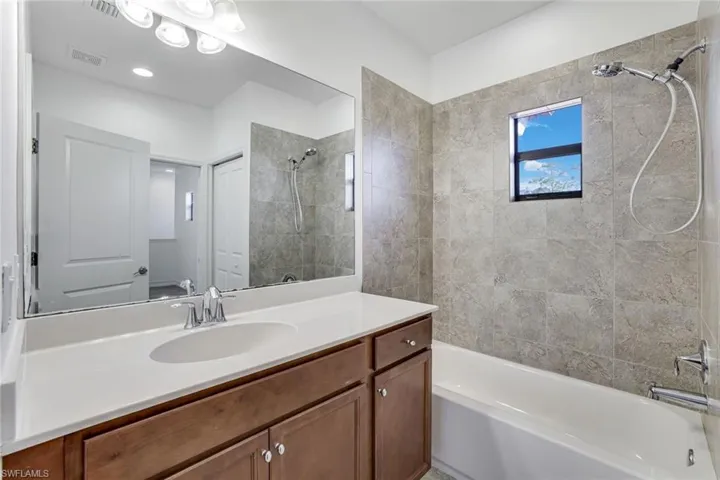 7918  Bristol  CIR, Naples, FL 34120