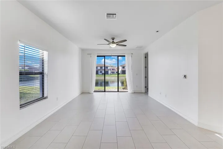 7918  Bristol  CIR, Naples, FL 34120