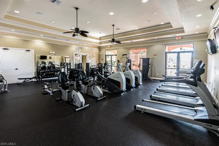 7918  Bristol  CIR, Naples, FL 34120
