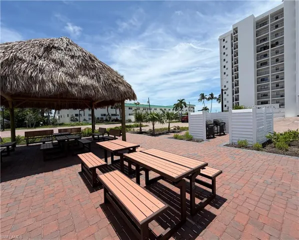 tiki and picnic areas
