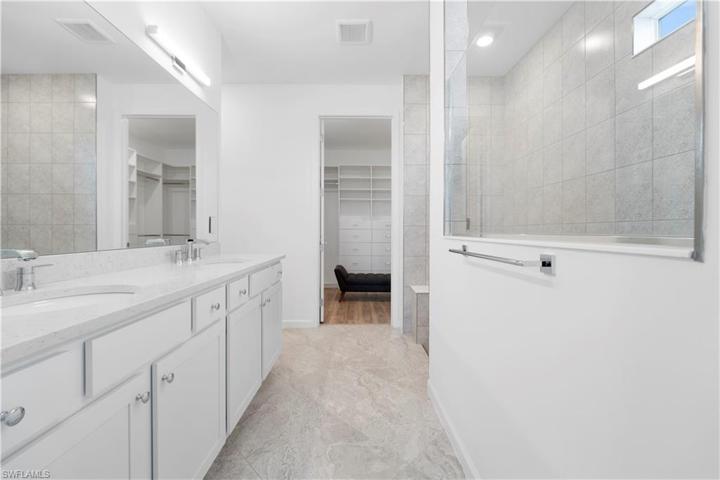 42370  Edgewater  DR, PUNTA GORDA, FL 33982