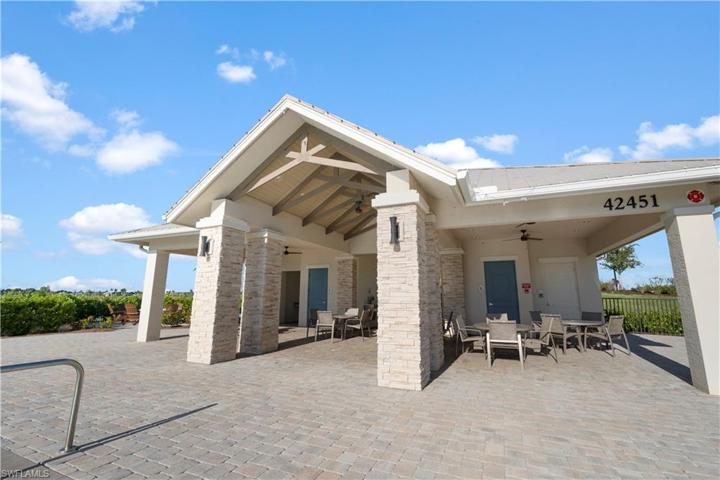 42370  Edgewater  DR, PUNTA GORDA, FL 33982