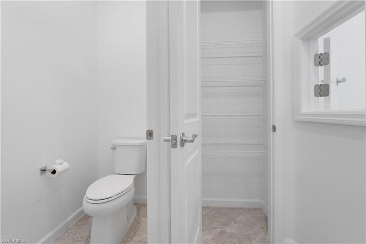 42370  Edgewater  DR, PUNTA GORDA, FL 33982