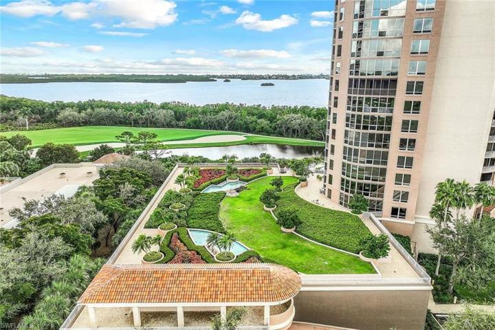 Estancia is a gorgeous building overlooking the Bay and Gulf of Mexico.