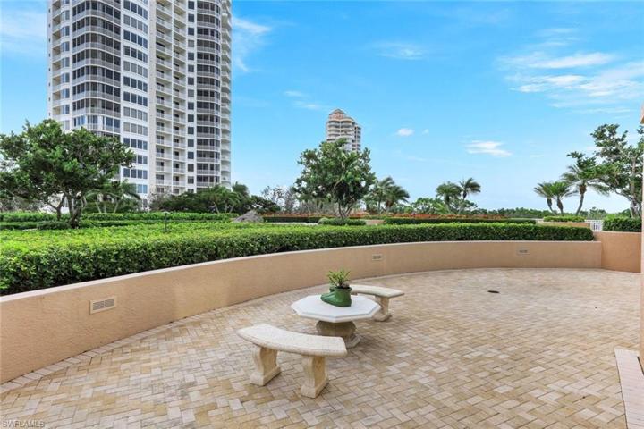 Open air balcony - perfect spot for morning coffee!