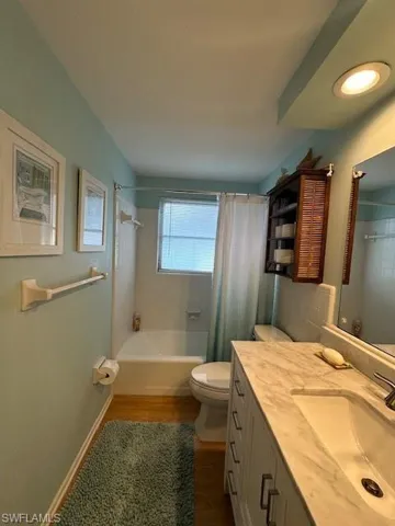 Full Bath with 2 Medicine Cabinets, Tub & Shower Combination