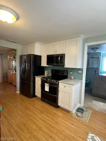 All New Appliances- Double Oven Featuring TOP Cookie Oven
