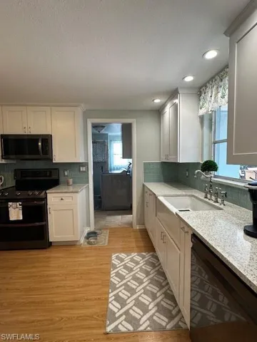 Renovated Kitchen, Shaker Style Wood Cabinetry, Dove Tailed Soft Close Drawers