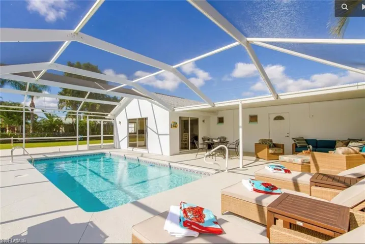 1438 Windsor Ct, Cape Coral, Florida 33904