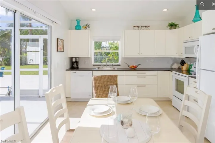 1438 Windsor Ct, Cape Coral, Florida 33904