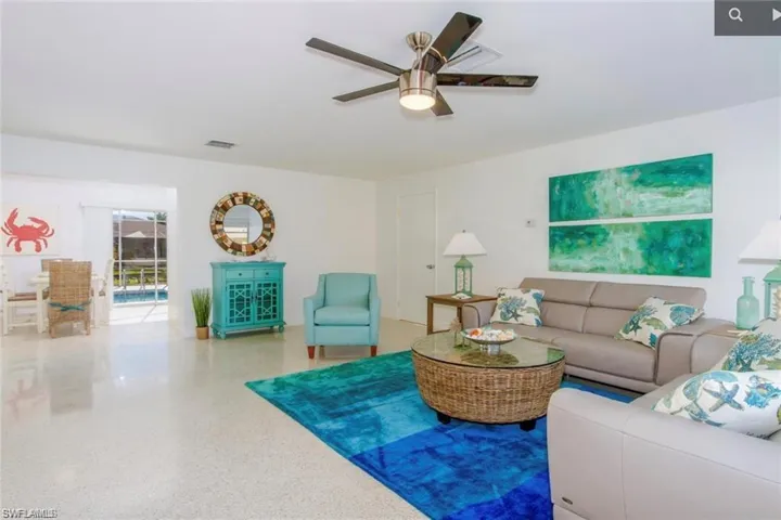 1438 Windsor Ct, Cape Coral, Florida 33904