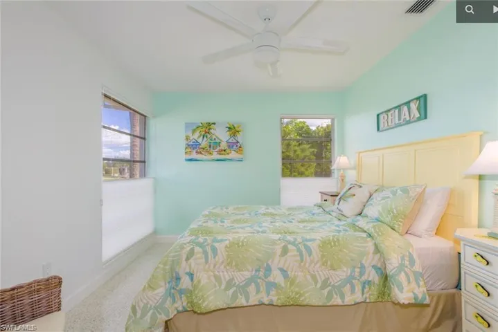 1438 Windsor Ct, Cape Coral, Florida 33904