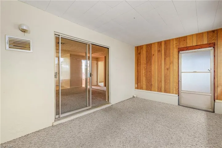 Den/Florida Room