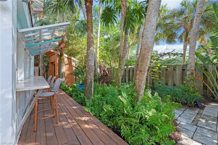 61 12th Ave S, Naples, Florida 34102
