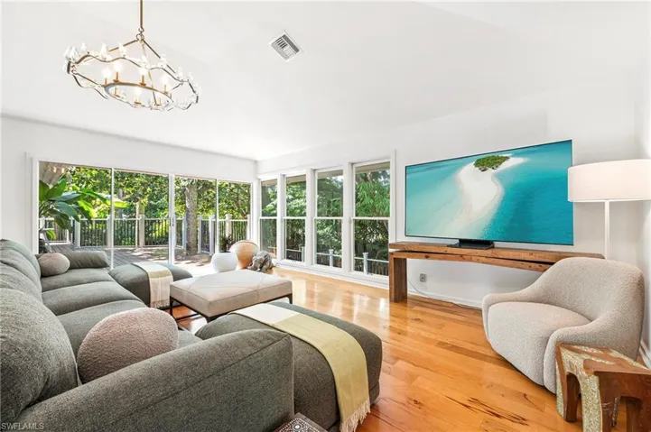 61 12th Ave S, Naples, Florida 34102