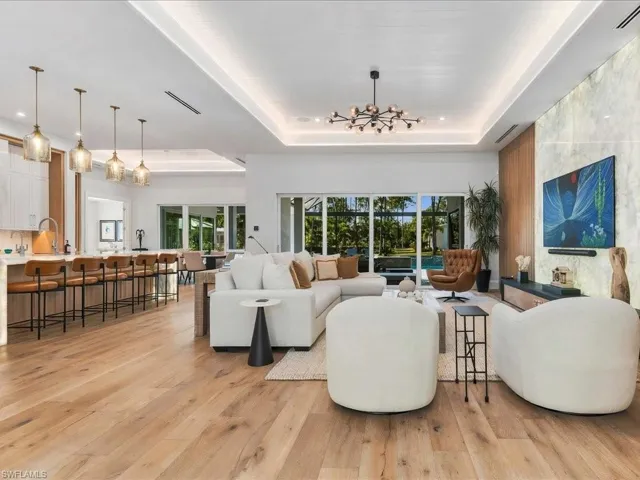 6190 Bur Oaks Ln, Naples, Florida 34119