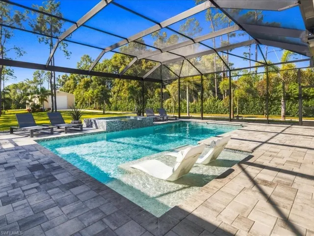 6190 Bur Oaks Ln, Naples, Florida 34119