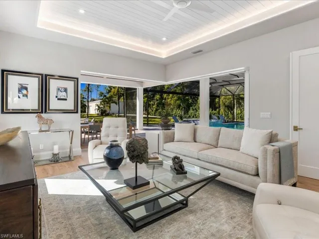 6190 Bur Oaks Ln, Naples, Florida 34119