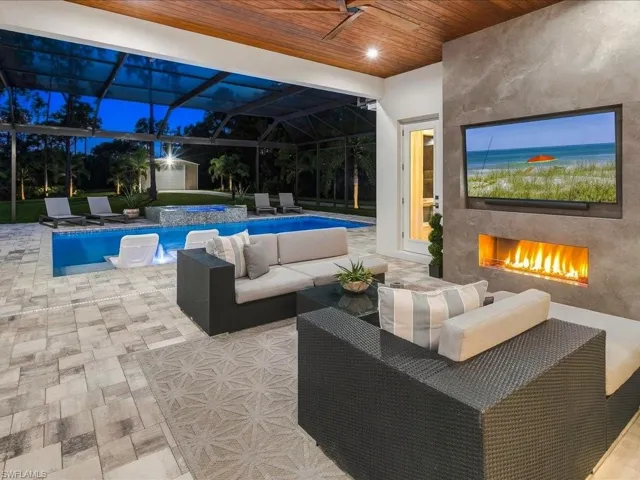 6190 Bur Oaks Ln, Naples, Florida 34119